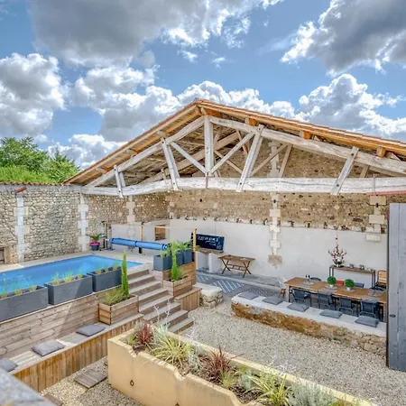 Sleeps 12 With Pool And Wifi
