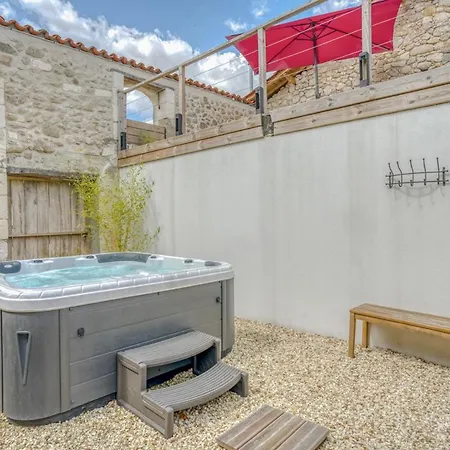 Sleeps 12 With Pool And Wifi * Sauvignac