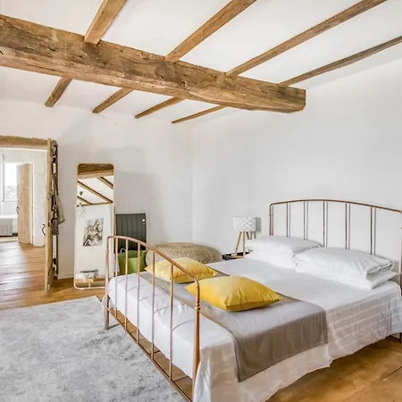 Villa Sleeps 12 With Pool And Wifi Sauvignac