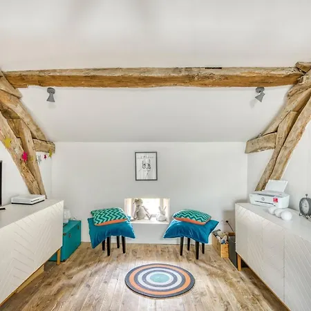 Sleeps 12 With Pool And Wifi Villa